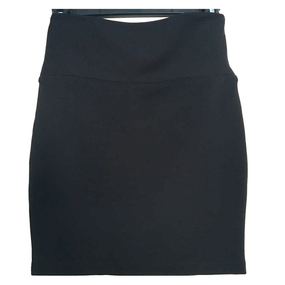 🚫SOLD🚫 🔆2 for $15🔆 Midi skirt